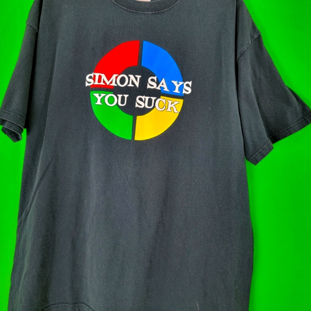 XL Simon Sucks t-shirt